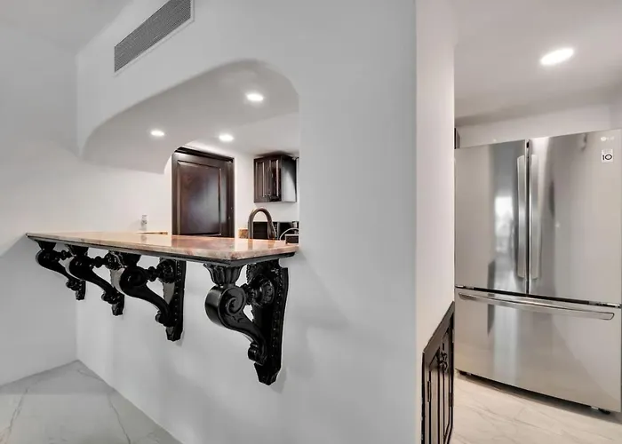 Completely Remodeled 2bd-2ba Plaza Bonita * Cabo San Lucas